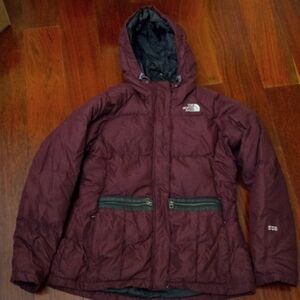 The North Face 550 women small maroon jacket